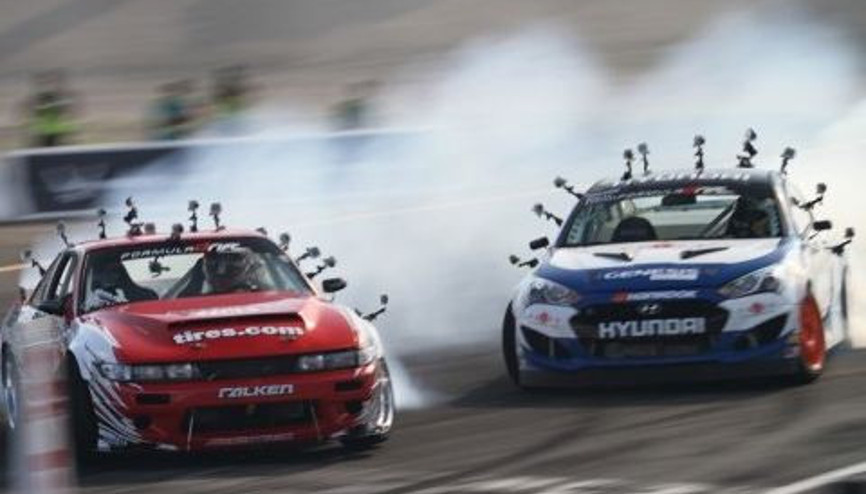 Go Pro eşliğinde 12 arabayla drift gösterisi