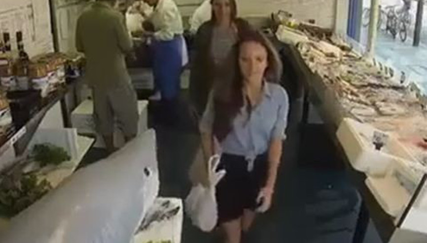 Balık pazarında köpekbalığı saldırısı