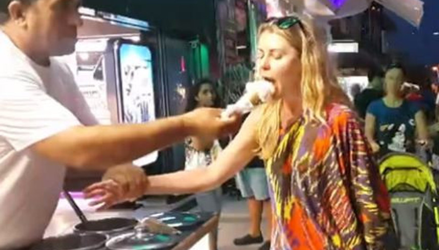 Rus kızların maraş dondurmacısı ile imtihanı