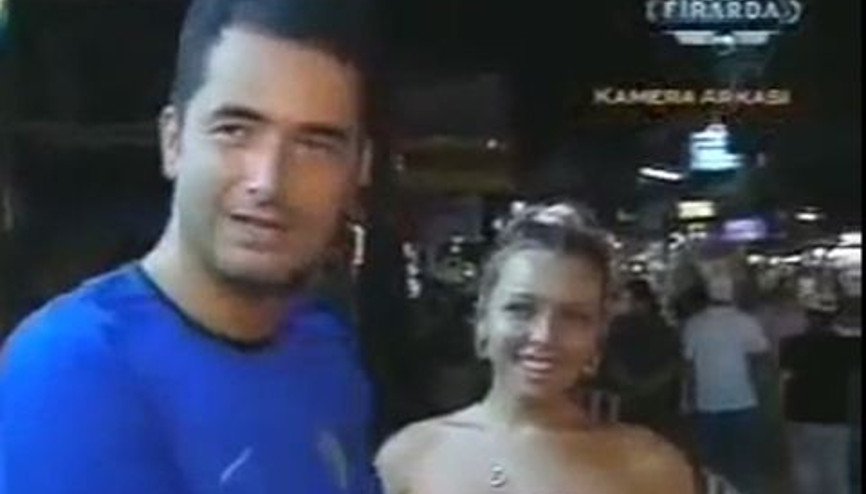 Acun kameramana sinirleninirse