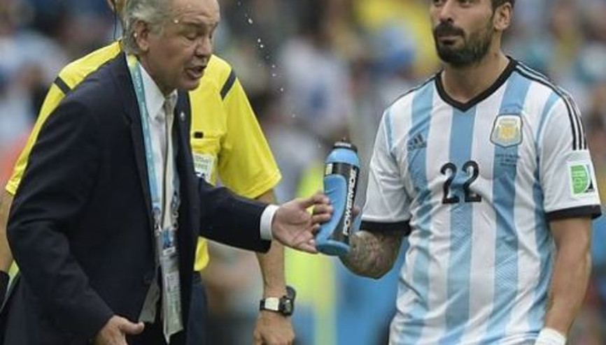 Lavezziden taktik veren teknik direktöre yav he he tepkisi Lavezziden taktik veren teknik direktöre yav he he tepkisi