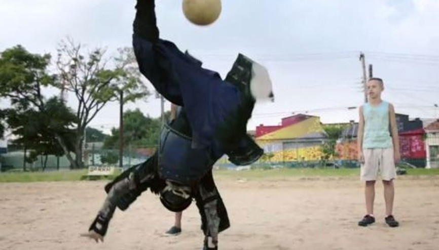 Hem Samuray, hem futbol ustası