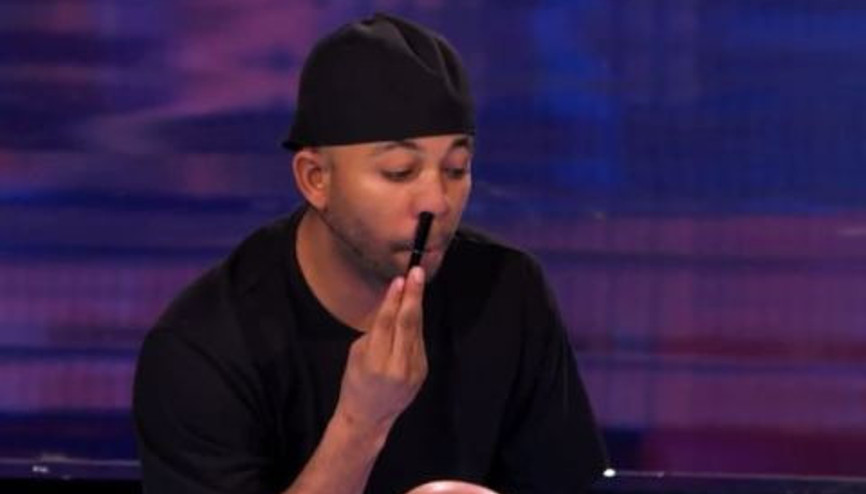 Bu sihirbazın yaptıkları mantık sınırlarını zorluyor