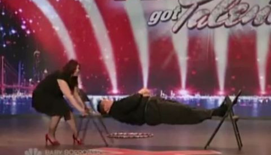 Yetenek yarışmasında uçmayı deneyen adamın sonu