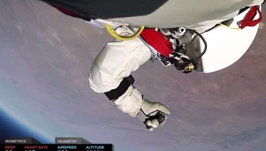 Rekor Atlayışı Felix Baumgartnerın Kamerasından İzleyin
