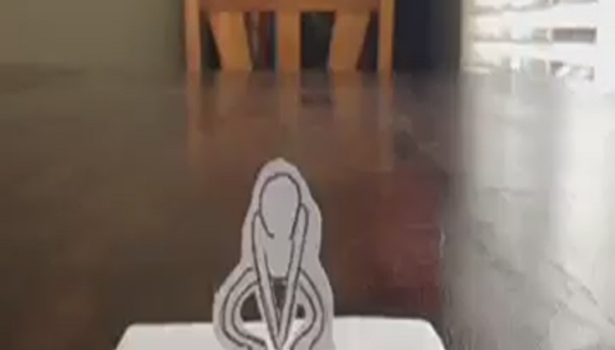 Kağıt Adam Kaçmaya Çalışıyor