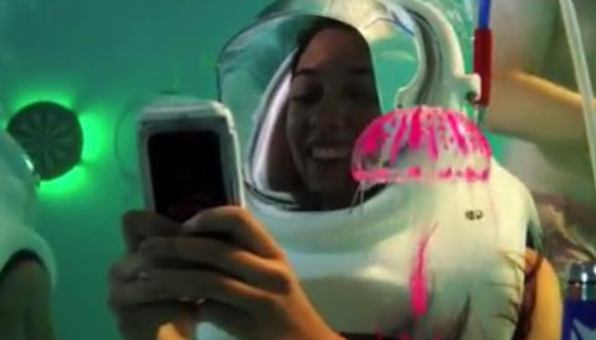 Su Altında Gece Klübü