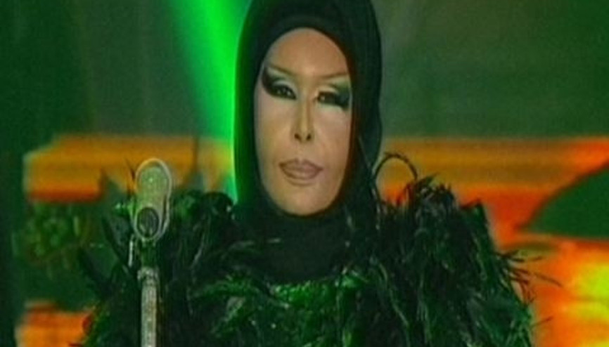 Bülent Ersoyun Tartışma Yaratan Tesettürlü Performansı