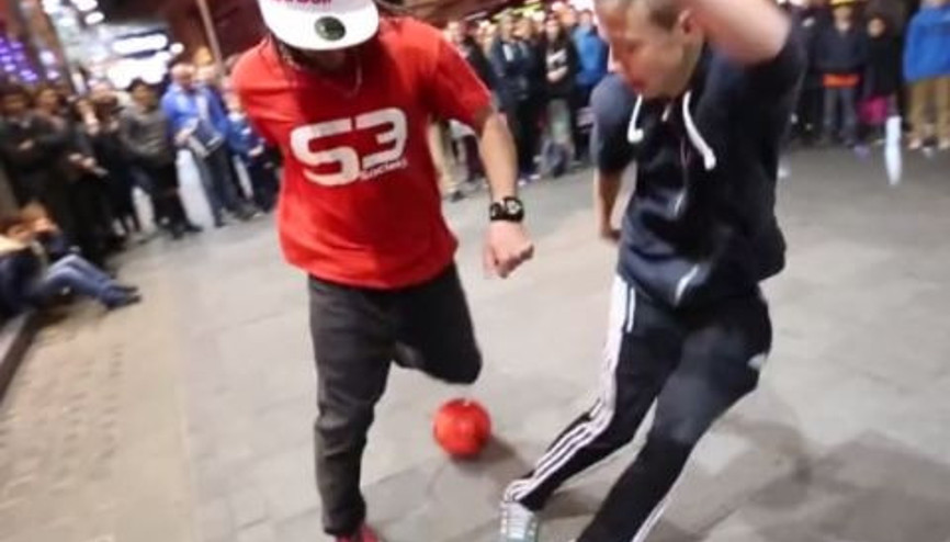 Bu Adamla Futbol Yarışına Giren Pişman Oluyor