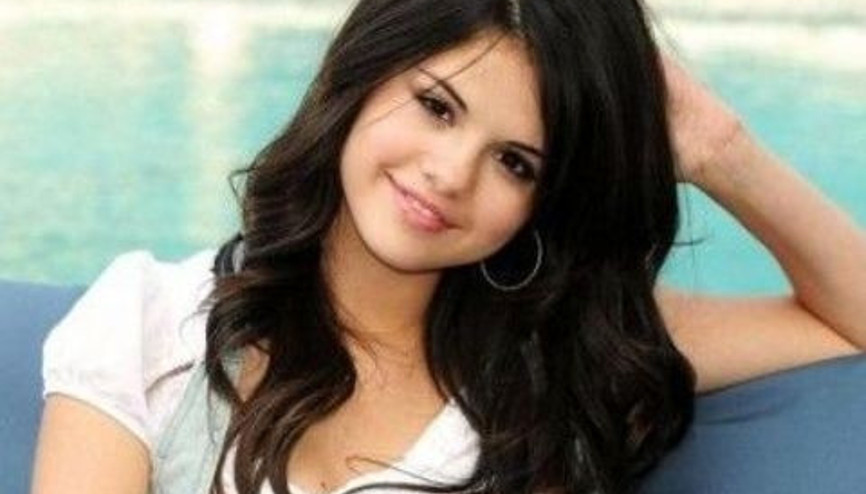 Selena Gomez Soruları Cevaplıyor