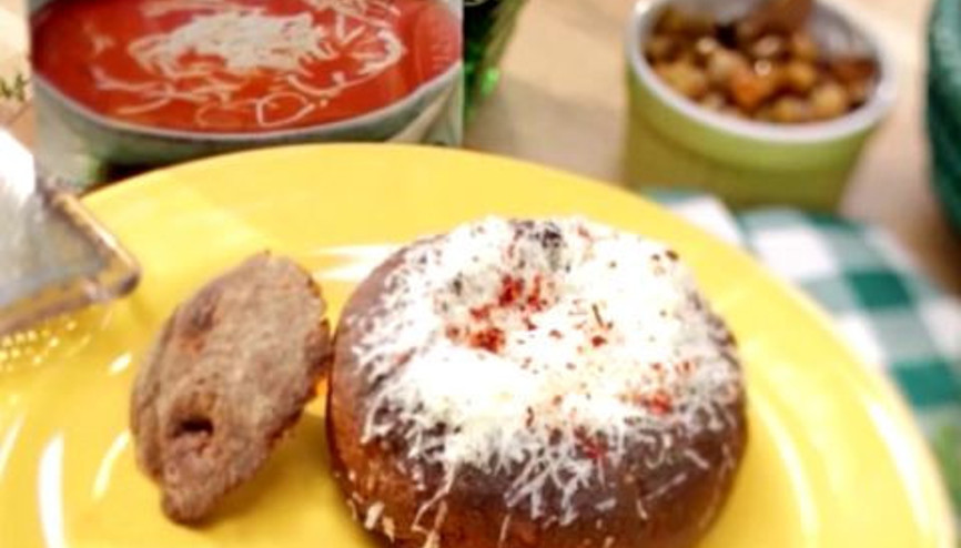 Hazerin Lezzetli Tarifleri - Ekmekli Domates Çorbası