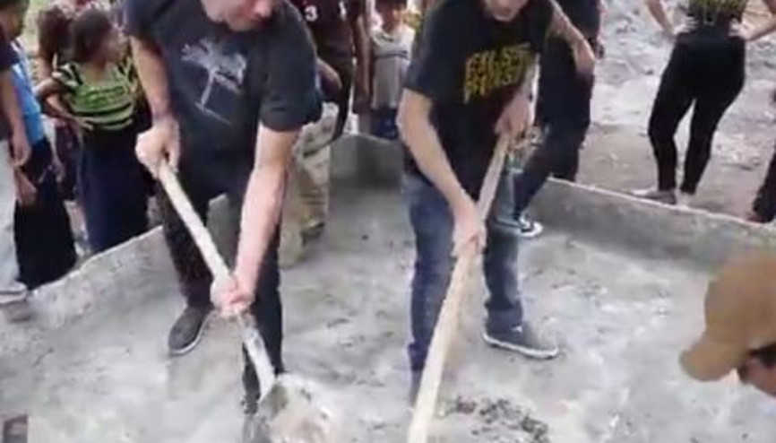 Justin Bieber İnşaatta Çalıştı