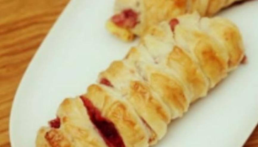 Çilekli Milföy Tatlısı Nasıl Yapılır
