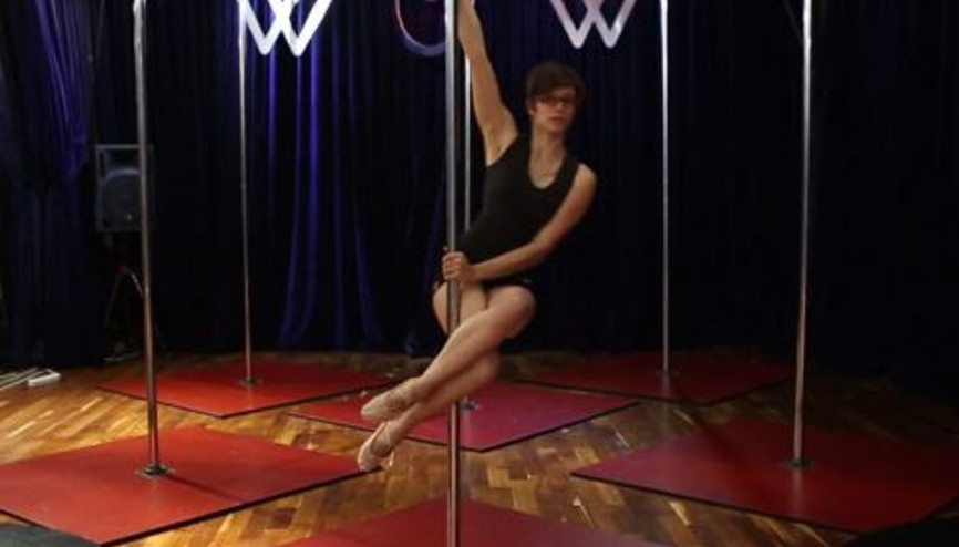 Başlangıç Seviyesi Direk Dansı Bölüm 10 - Knee Hold Front Spin