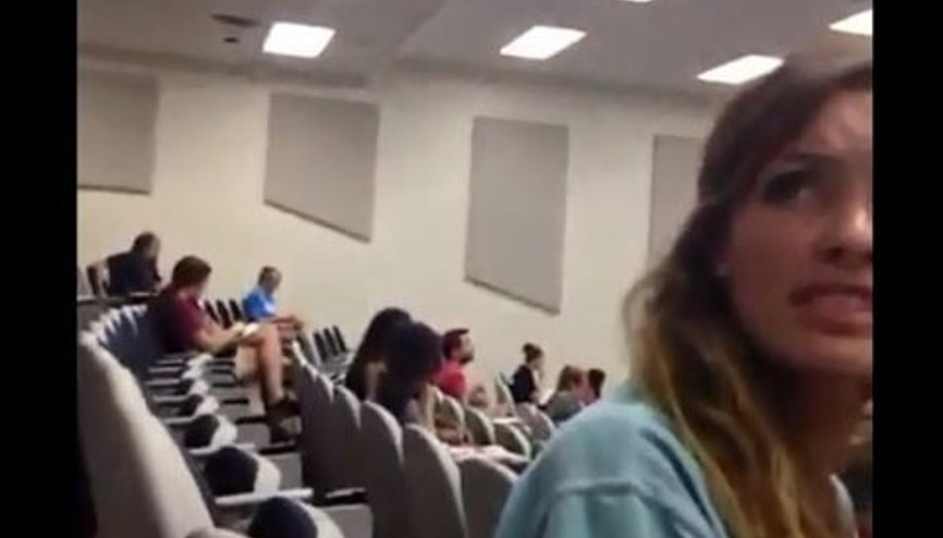 Enseye Hapşırma Şakası