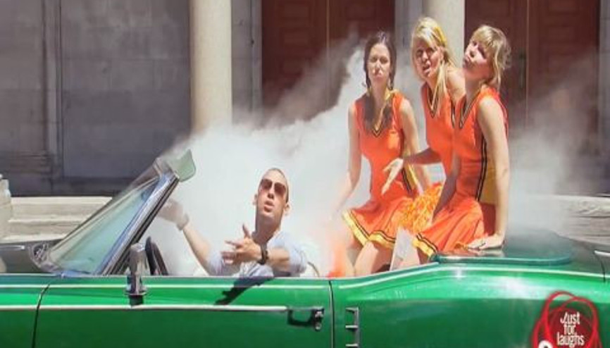 Amigo Kızlar Şakası