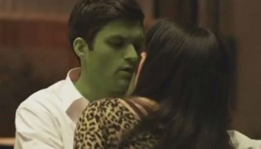 Hulkla Sevişmek