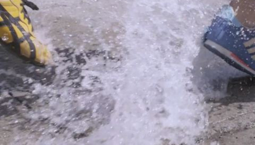 Çocukların Sulu Şakası