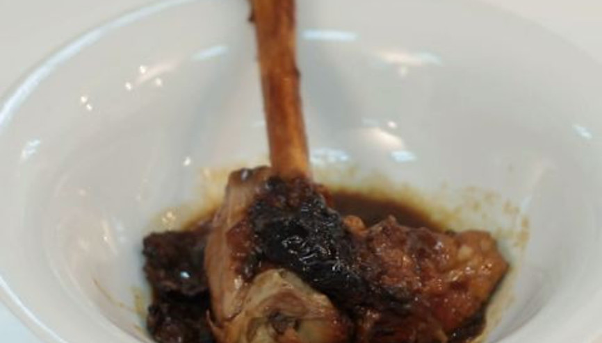 Ağır Ateşte Pişmiş Kuzu İncik