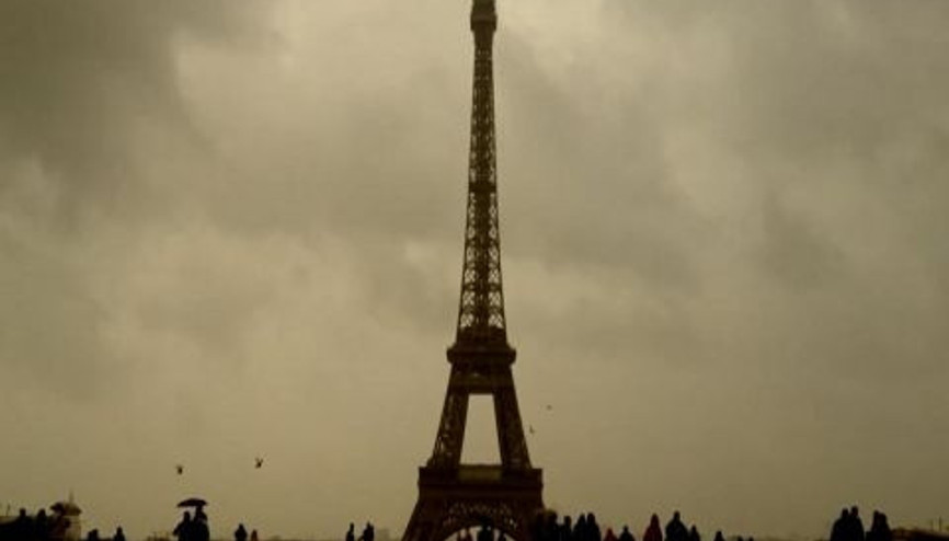 Paris Çıkartması