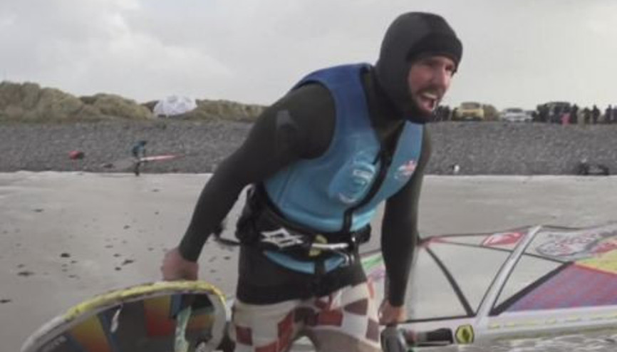 İrlanda’da Rüzgar Sörfü