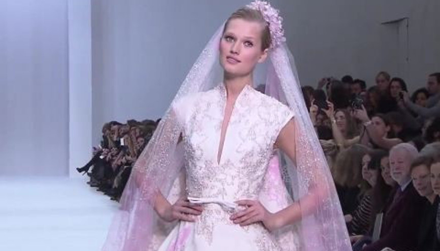 Elie Saabdan Müthiş Haute Couture Defilesi