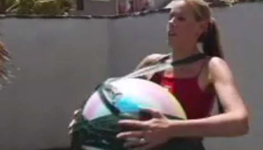 Seksi Kızlar Pilates Topuna Karşı