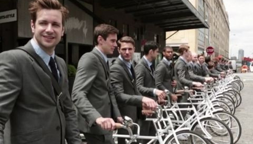 Suits Dizisi ve 90lar Stili Bir Araya Geliyor