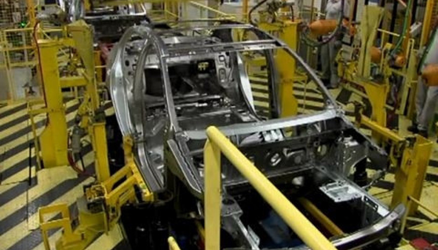 Dacia Fabrikası Üretim Bandı Gövde Üretimi