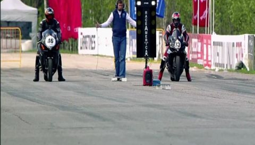 Suzuki GSX 1300R Hayabusa GSX R-1000’e Karşı