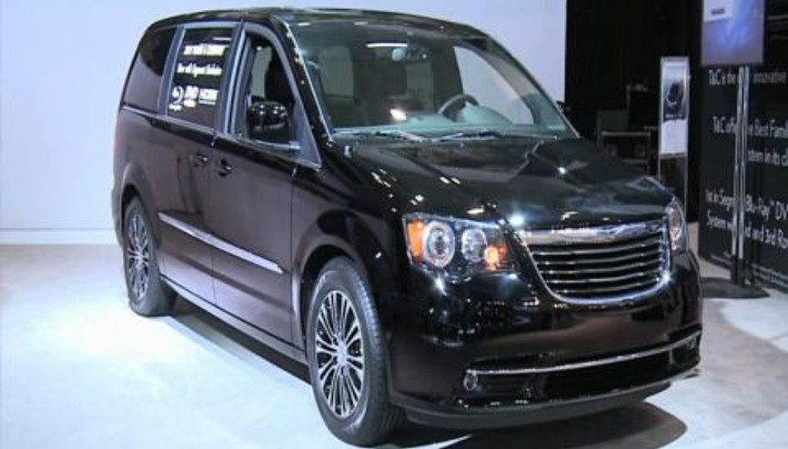 Chrysler Town and Country S