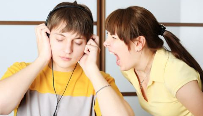 “Çocuğunuzu Dövün”