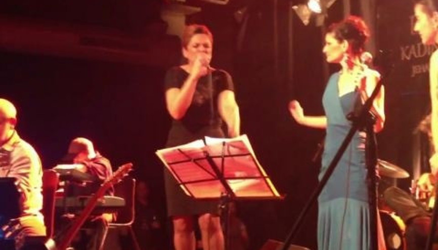 Kadın Sesi Değmiş Şarkılar – Bu Su Hiç Durmaz