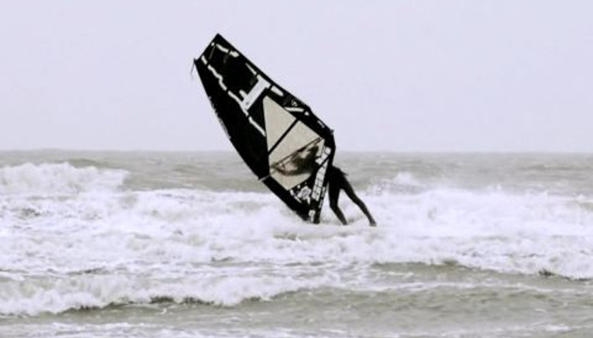 Denizlerdeki Sıra Dışılık: Windsurf