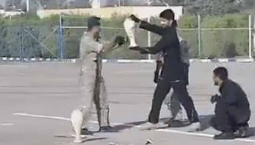 İran Özel Kuvvetlerinin vazo ile sınavı