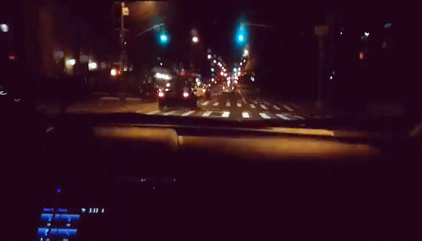 Peş peşe 240 yeşil ışıktan geçen çılgın sürücü