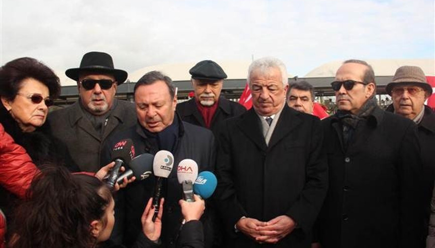 Emekli Büyükelçiler Şehitler Tepesi’ni ziyaret etti