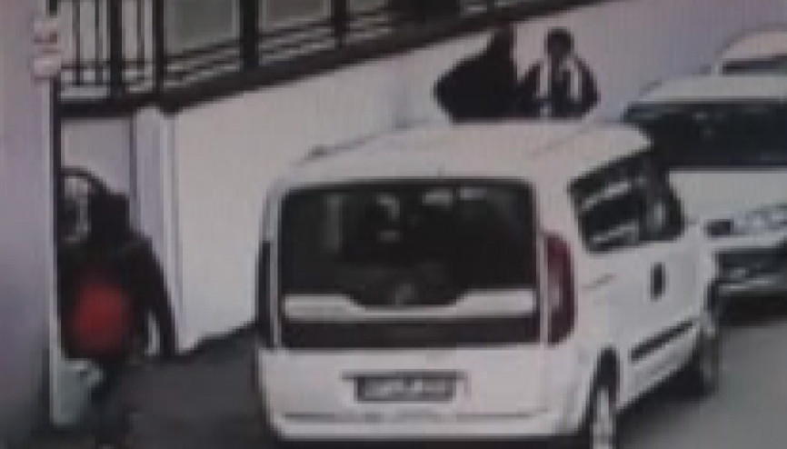 Herkesin gözü önünde güpegündüz kadını böyle kaçırdılar