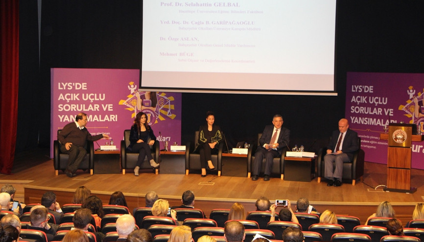 Açık uçlu sorular için panel düzenlendi Açık uçlu sorular için panel düzenlendi