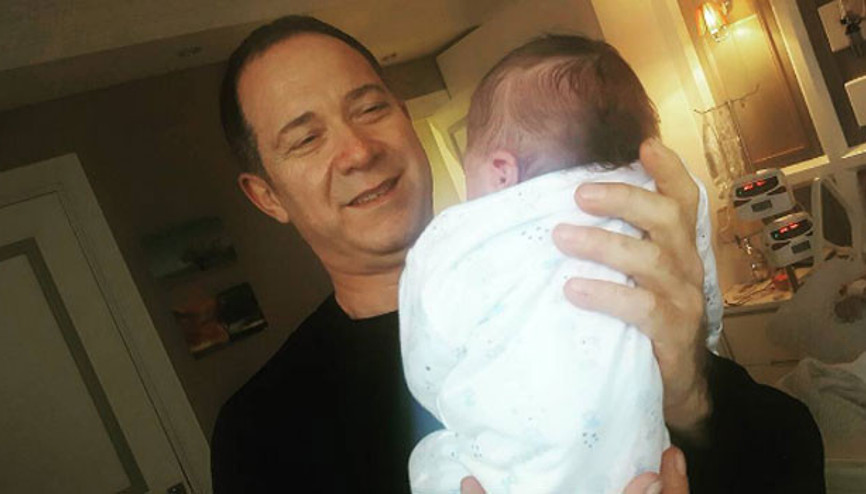 Sümer Ezgü 3’üncü kez baba oldu