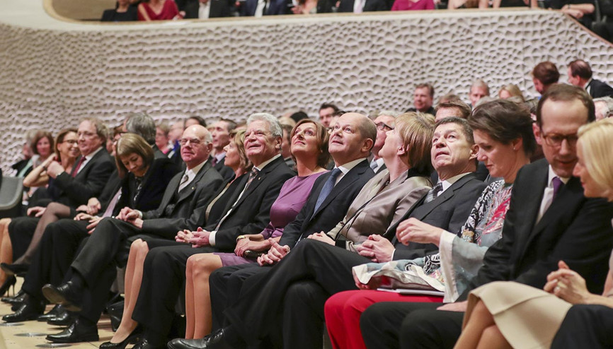 Hamburg’un incisi törenle açıldı