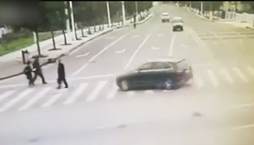 Çinde cipi insanların üzerine böyle sürdü