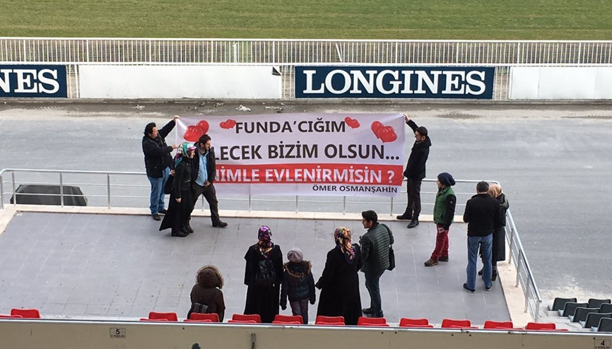 Veliefendi Hipodromu’nda evlilik teklifi…