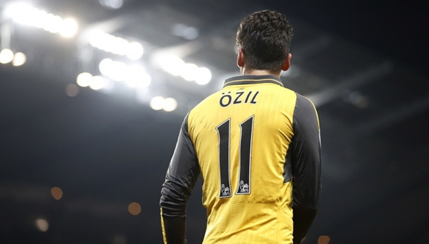 Almanya’da yılın milli futbolcusu Mesut Özil