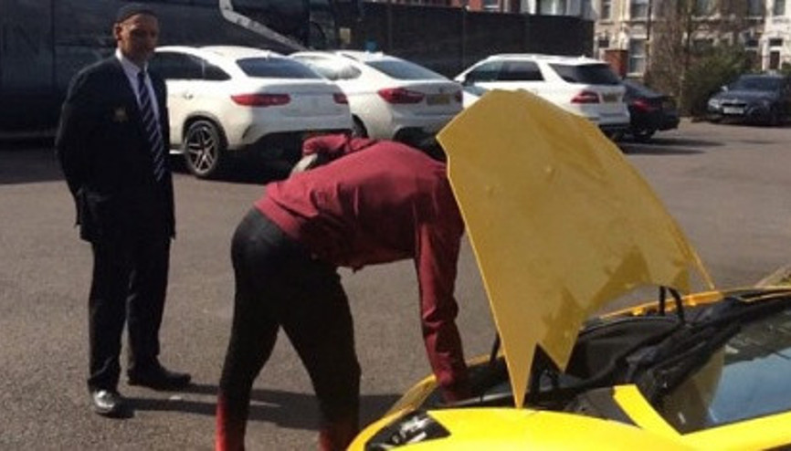 Payetnin aracına taraftar saldırısı