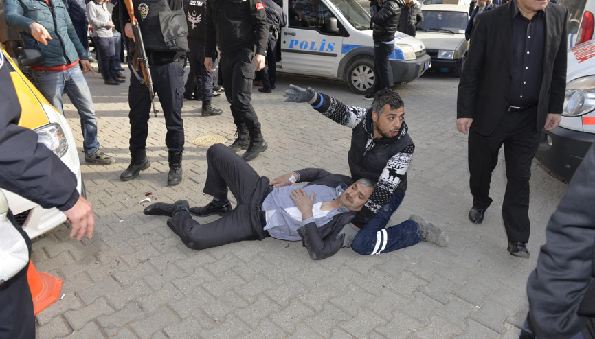 Son dakika: Adana Adliyesi yanında çatışma