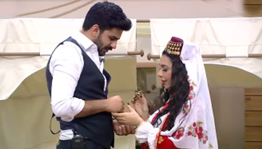 Didem, Adnana alyans takıyor Didem, Adnana alyans takıyor