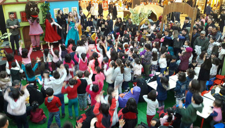 Çocuklar masallar ülkesine bekleniyor