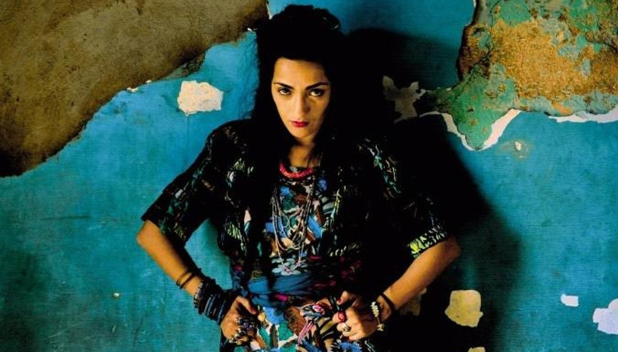 İçinize işleyecek ses: Hindi Zahra