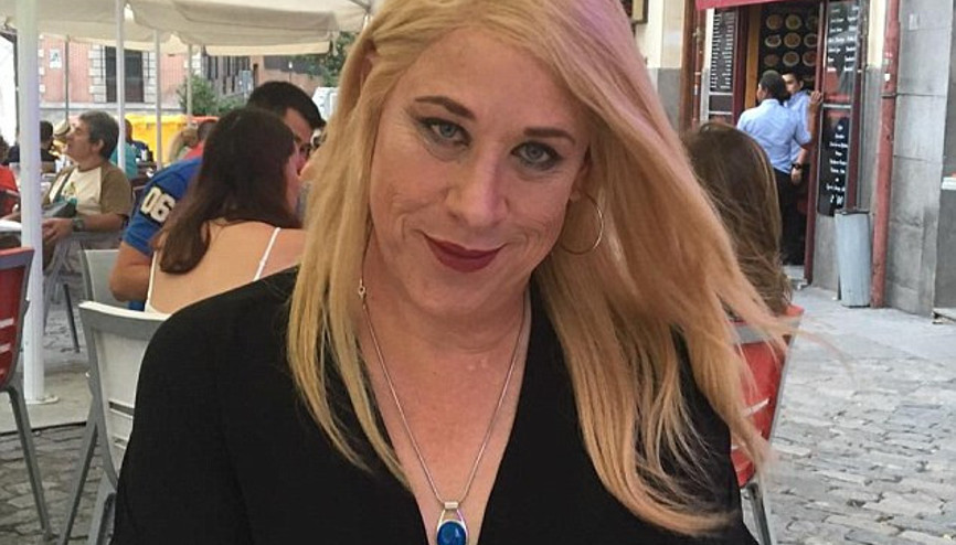 Ол автобуста порно түсіреді. Дамымағандармен жыныстық қатынас